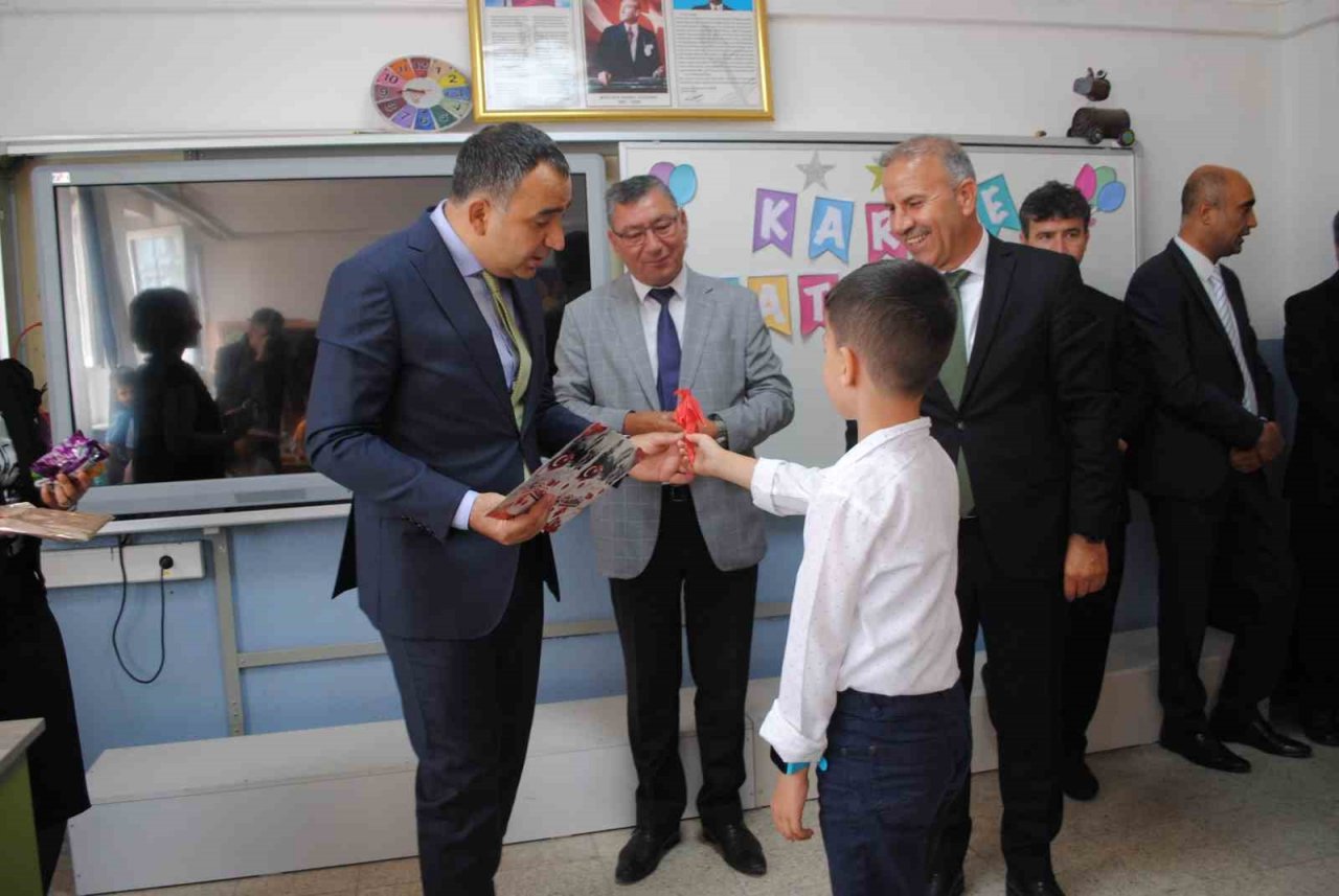 Eğirdir’de 4 bin 600 öğrenci karne sevinci yaşadı