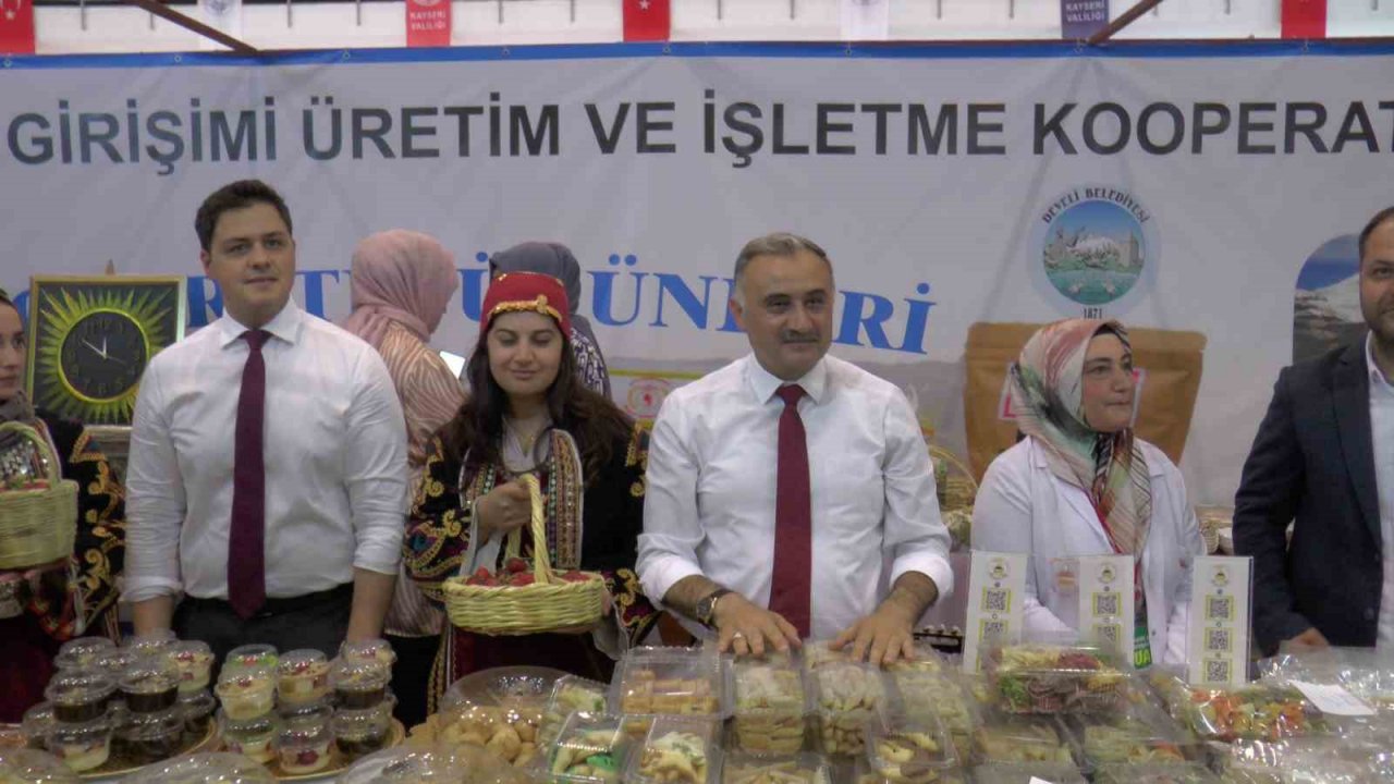 Kadınların el emeği göz nuru ürünleri görücüye çıktı