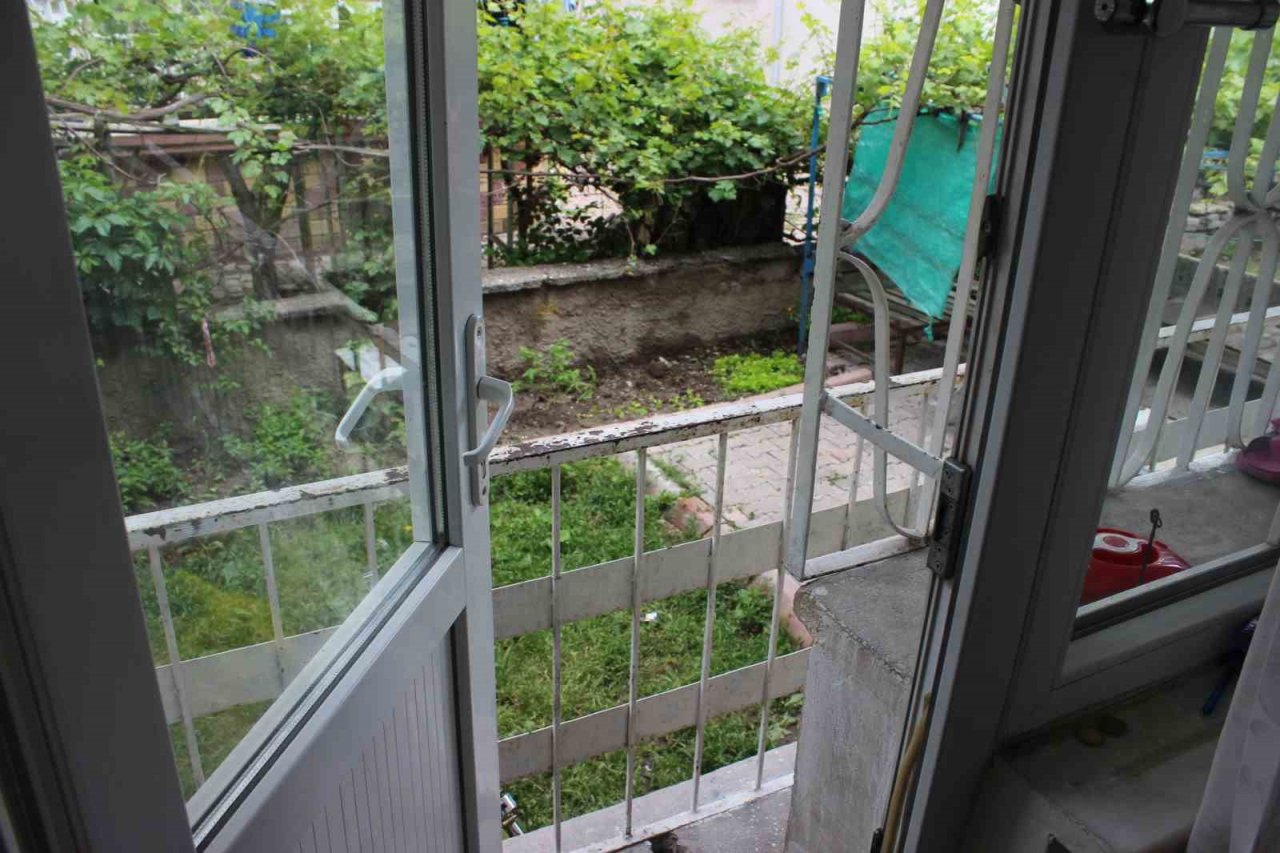 Depremzede ailenin umutlarını çaldılar