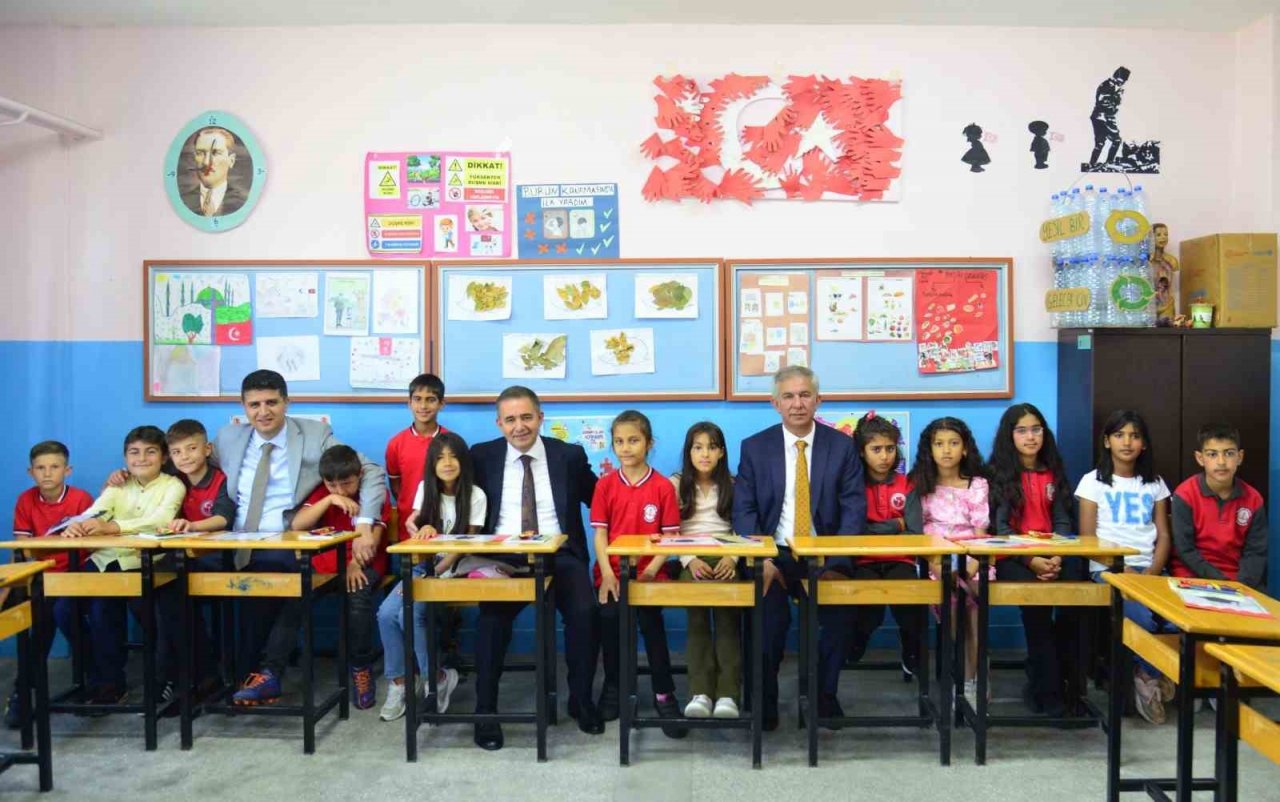 Kırşehir’de 46 bin 108 öğrenci karne heyecanı yaşadı