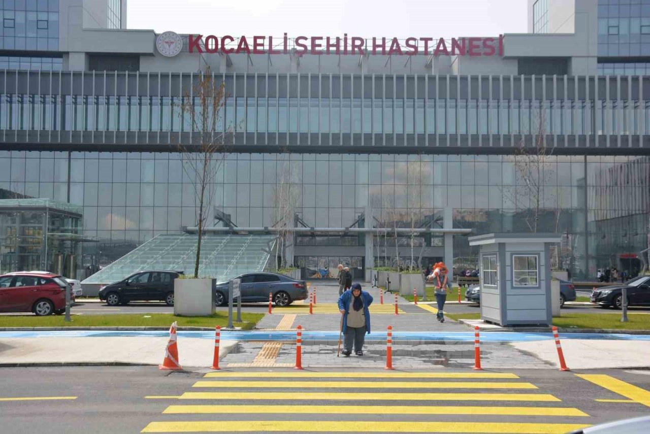 Kocaeli Şehir Hastanesi yılsonunda tramvaya kavuşuyor