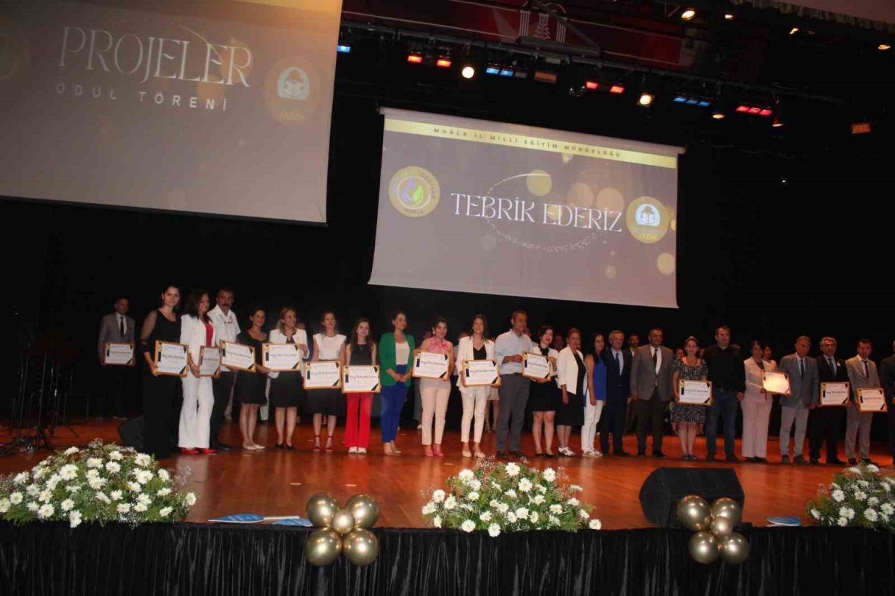 Köyceğiz’de 4 okul ‘Çevre Dostu Okul Levhası’ aldı