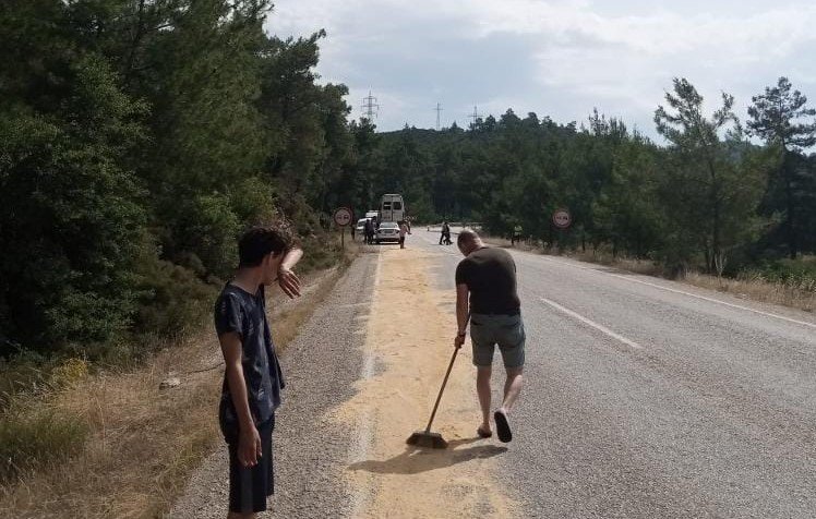 Marmaris’te personel taşıyan minibüs kaza yaptı: 8 yaralı