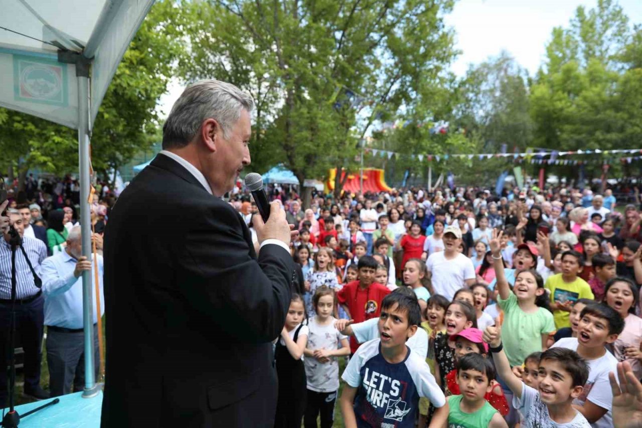 Melikgazi’nin Karne Şenliği’nde çocuklar doyasıya eğlendi