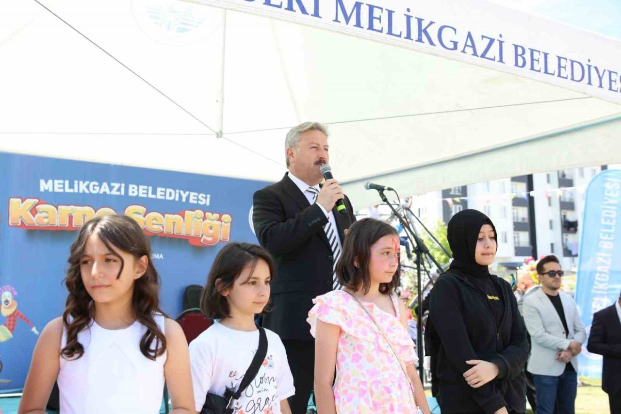 Melikgazi’nin Karne Şenliği’nde çocuklar doyasıya eğlendi