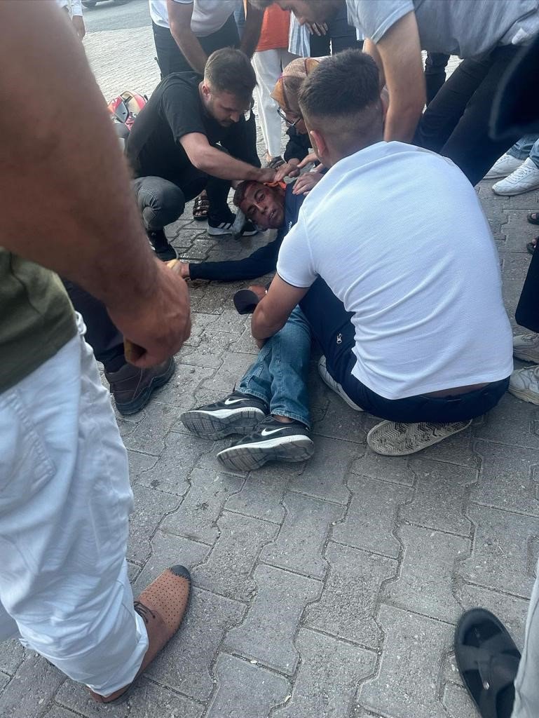 Motosiklet ile otomobil çarpıştı: 2 yaralı