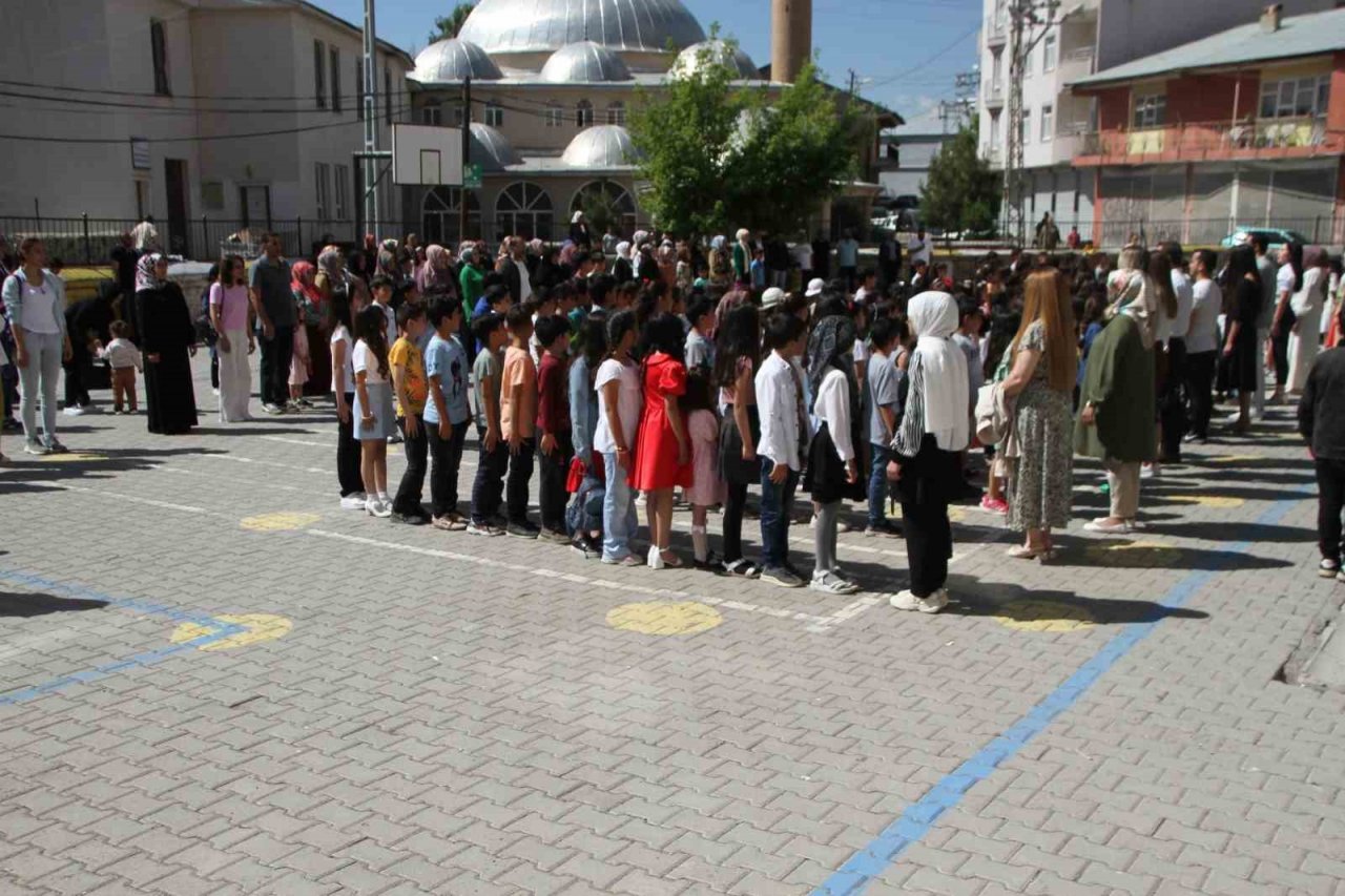 Malazgirt’te karne sevinci