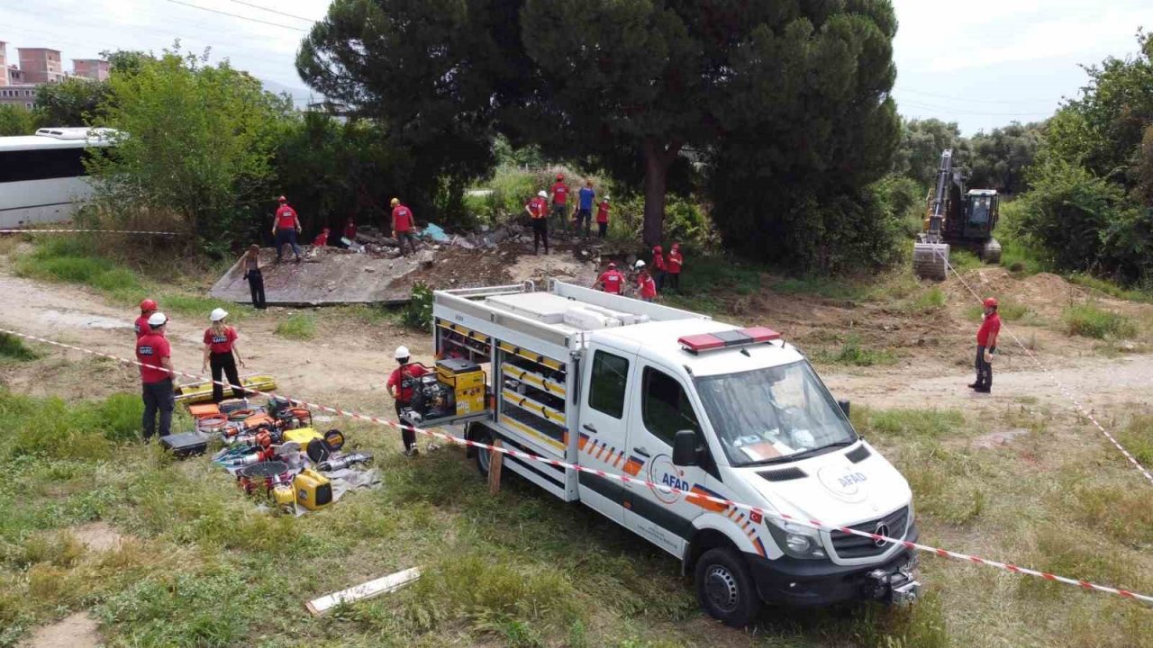 NAFAD’ın tatbikatı nefes kesti