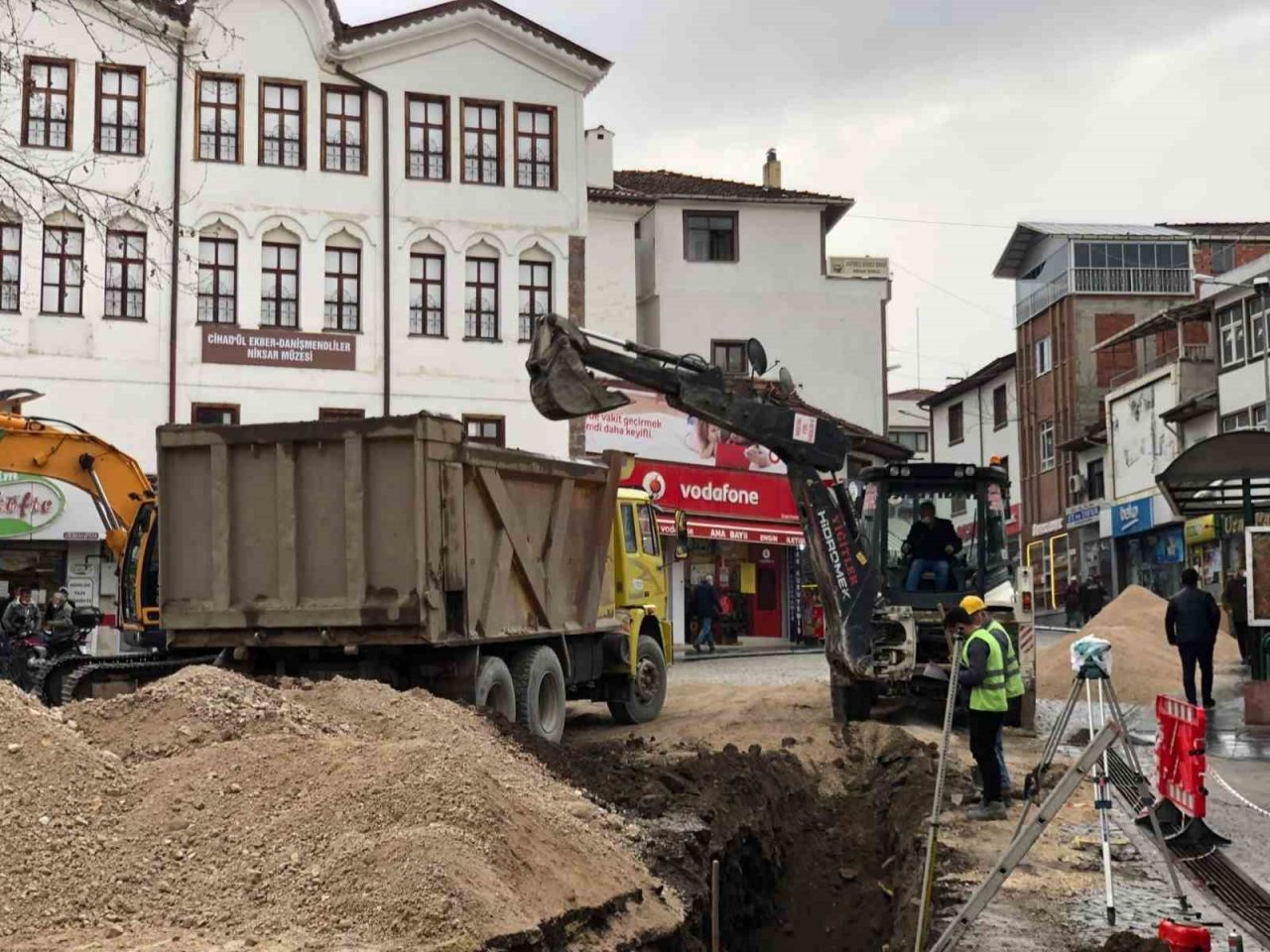 Niksar Belediyesi alt yapı çalışmalarına hız kesmeden devam ediyor