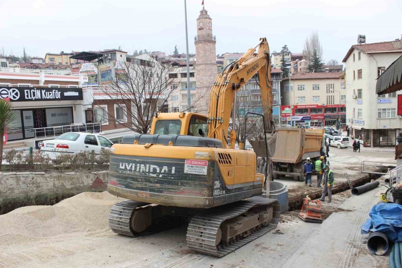Niksar Belediyesi alt yapı çalışmalarına hız kesmeden devam ediyor