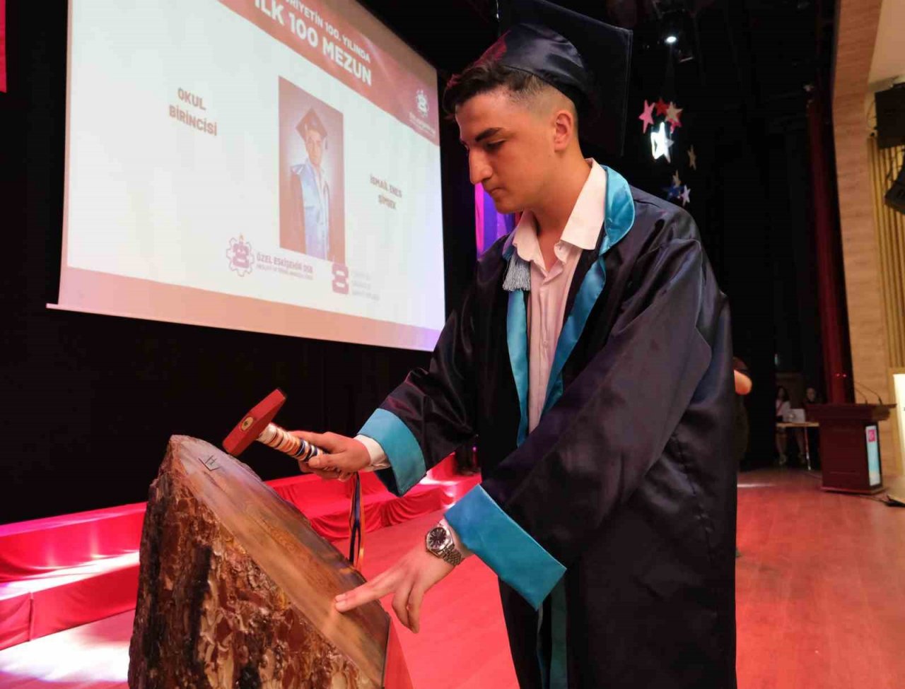 Özel EOSB Meslek Lisesi, Cumhuriyetin 100’üncü yılında ilk 100 öğrencisini mezun etti