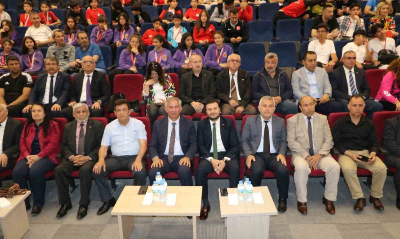 Okul sporlarında ’yılın enleri’ ödülleri verildi