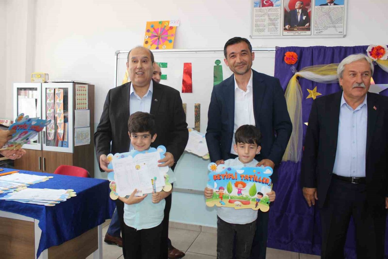 Osmaneli’nde öğrencilerin karne heyecanı