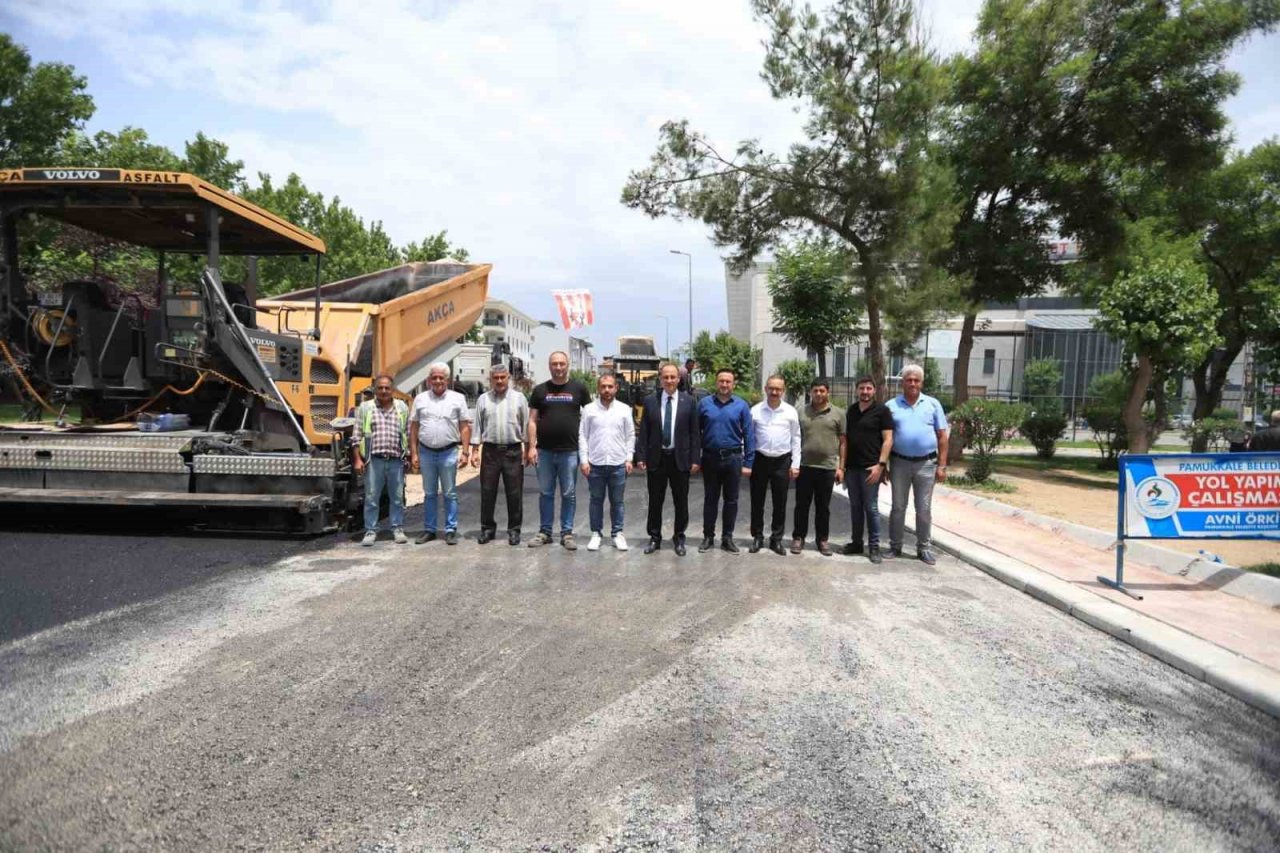 Pamukkale’de mahalleler toz ve çamurdan kurtarılıyor