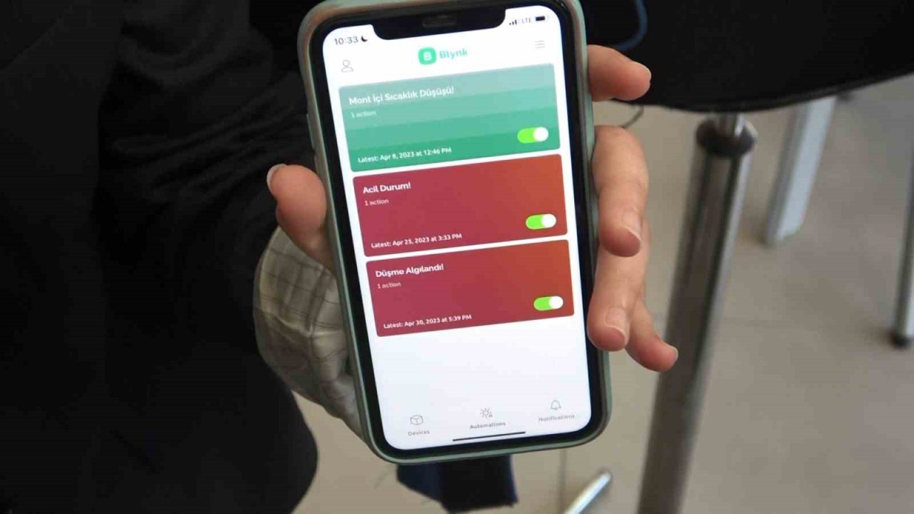 Antarktika’da bilim insanların giyebileceği teknolojik mont tasarladılar, ödülleri kaptılar