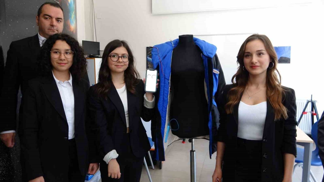 Antarktika’da bilim insanların giyebileceği teknolojik mont tasarladılar, ödülleri kaptılar