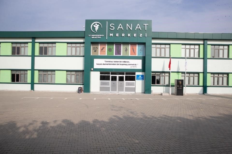 Sanatın ışığı Merkezefendi Sanat Merkezi’nde parlıyor