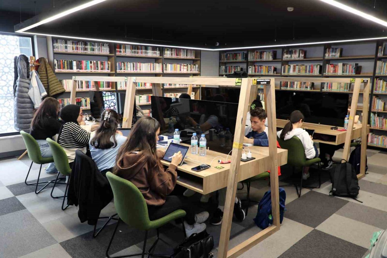 Talas’ın Kütüphanelerinde YKS’ye Hazırlandılar