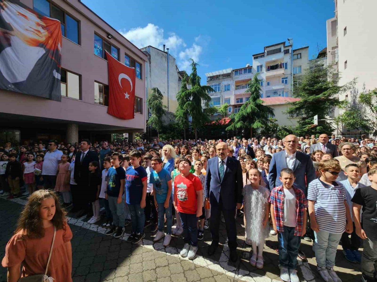 Trabzon’da 145 bin öğrenci bugün karnelerini aldı