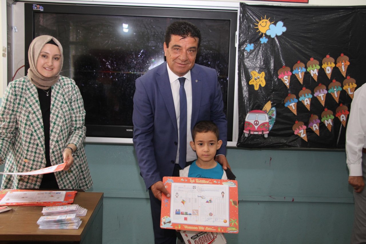 Kula’da 6 bin 362 öğrenci karne sevinci yaşadı