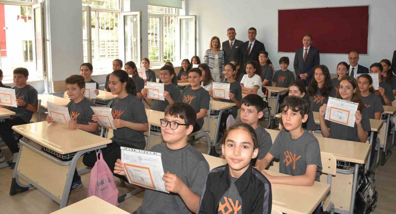 Denizli’de 188 bin 774 öğrenci karnesini aldı