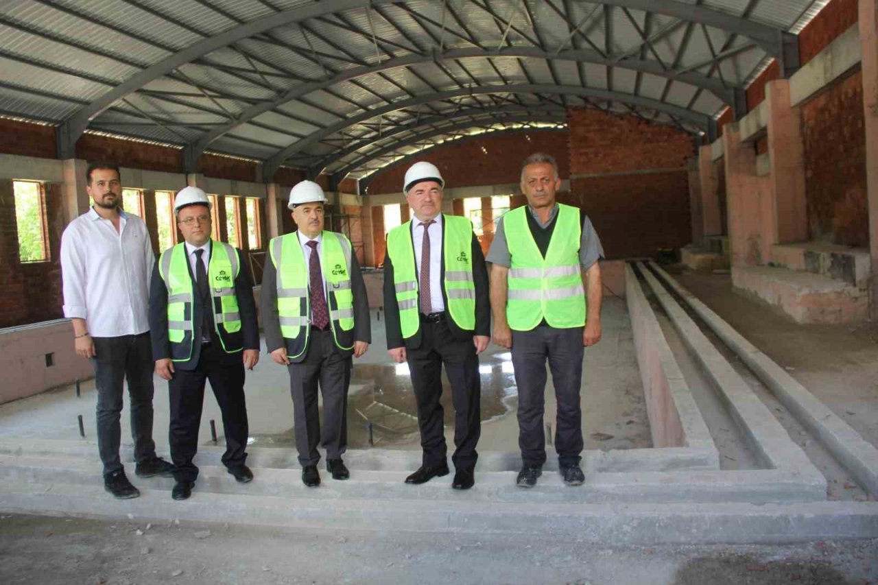 Vali Dağlı, Havza’da öğrencilere karne dağıttı