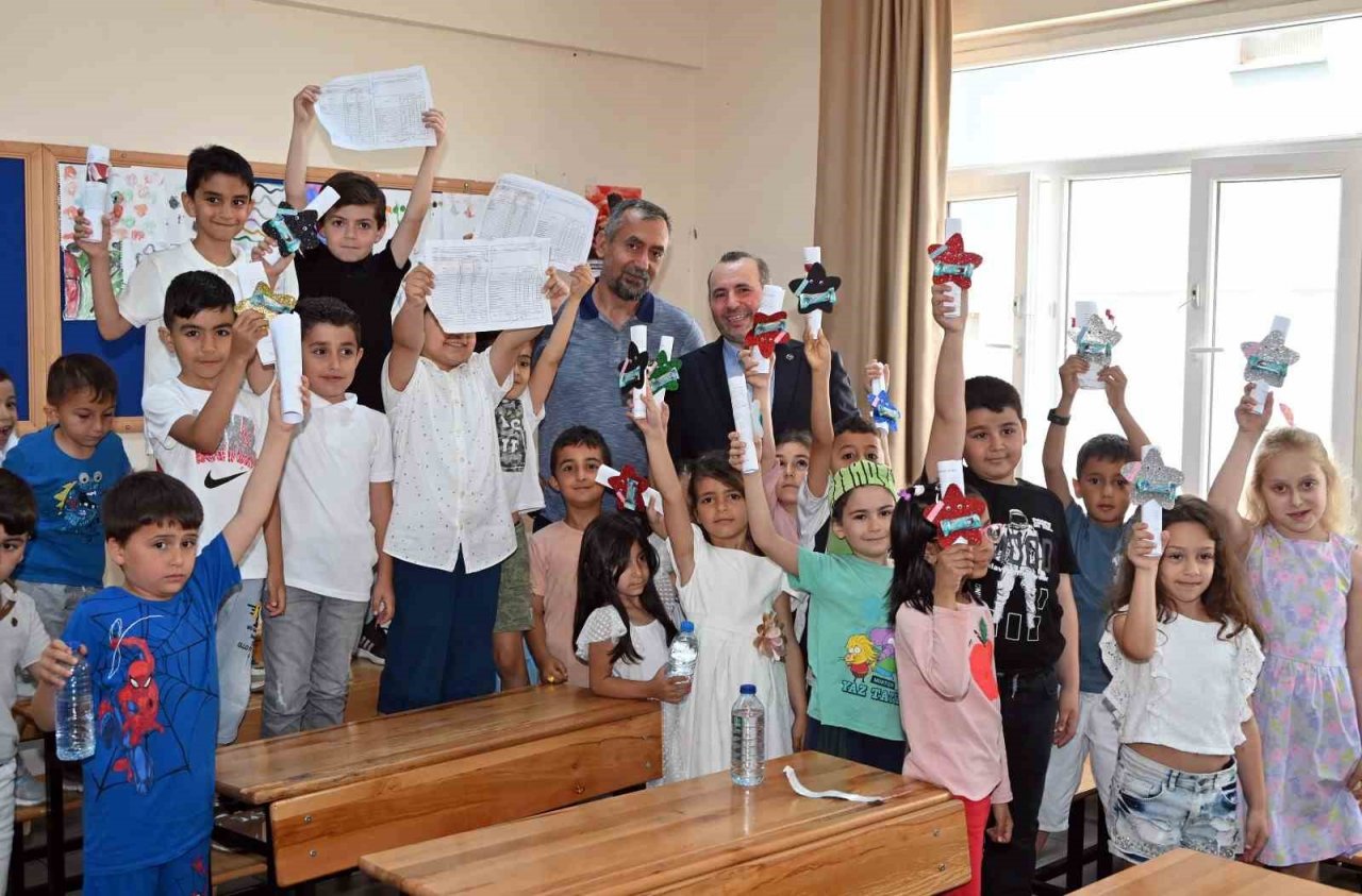 Yalova’da 56 bin öğrenci karne heyecanı yaşadı