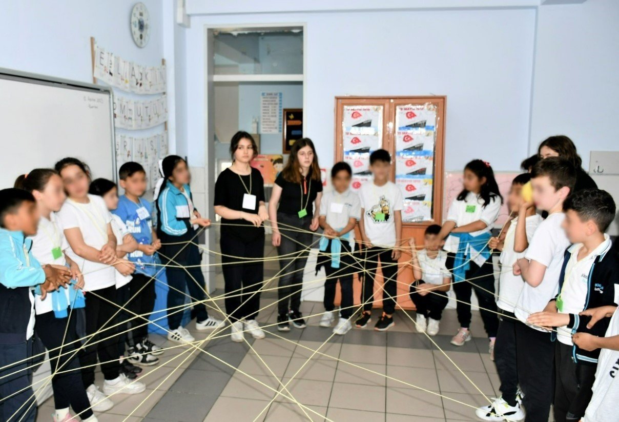 Gönüllülerden ’çocuk hakları’ çalışması