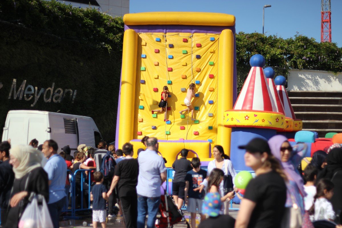 Zeytinburnu’nda karne sevinci eğlence dolu bir şenlikle kutlanıyor