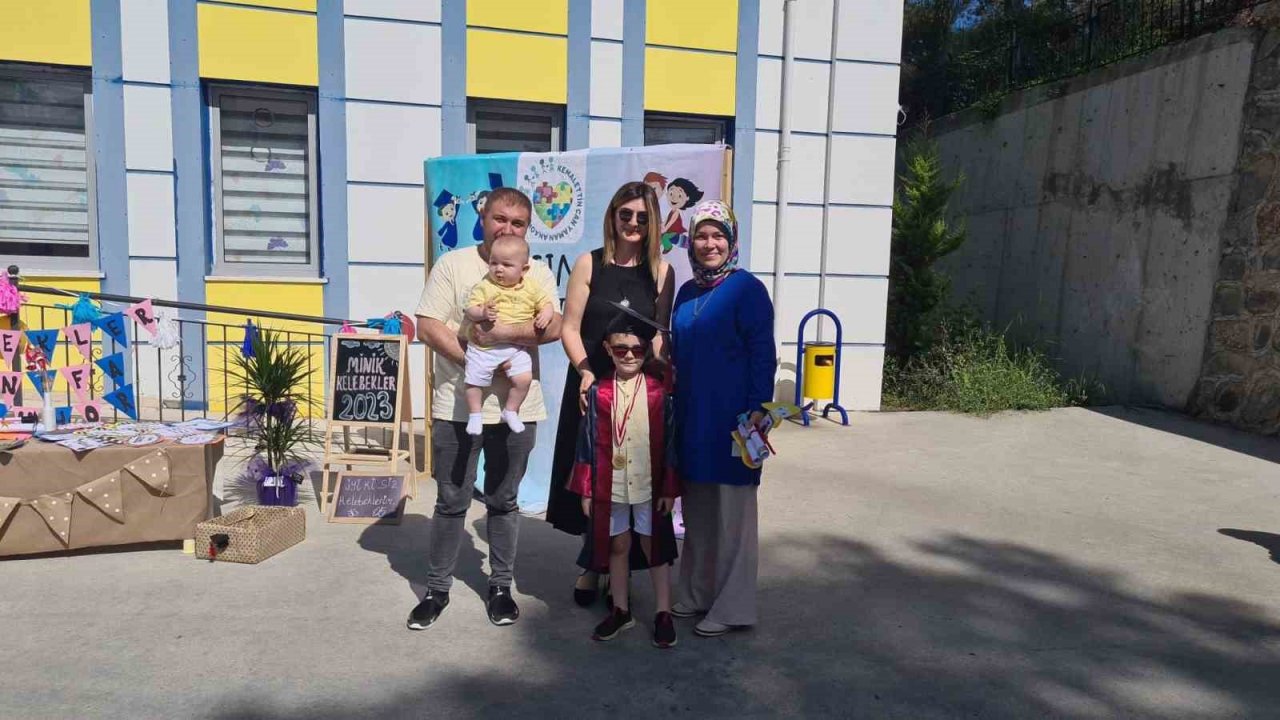 Anaokulu Öğrencileri ilk karnelerini aldı