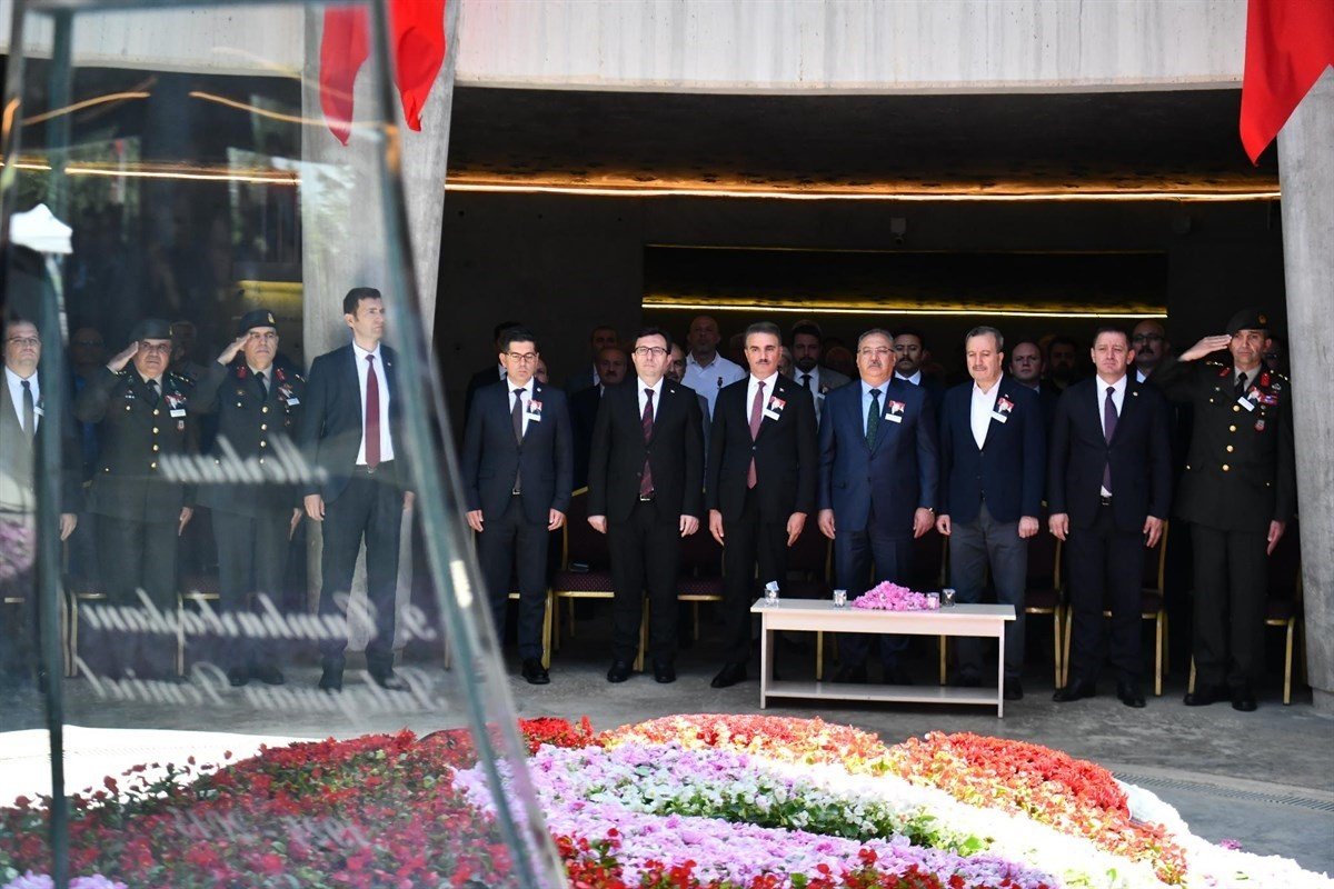 9. Cumhurbaşkanı Süleyman Demirel, kabri başında törenle anıldı