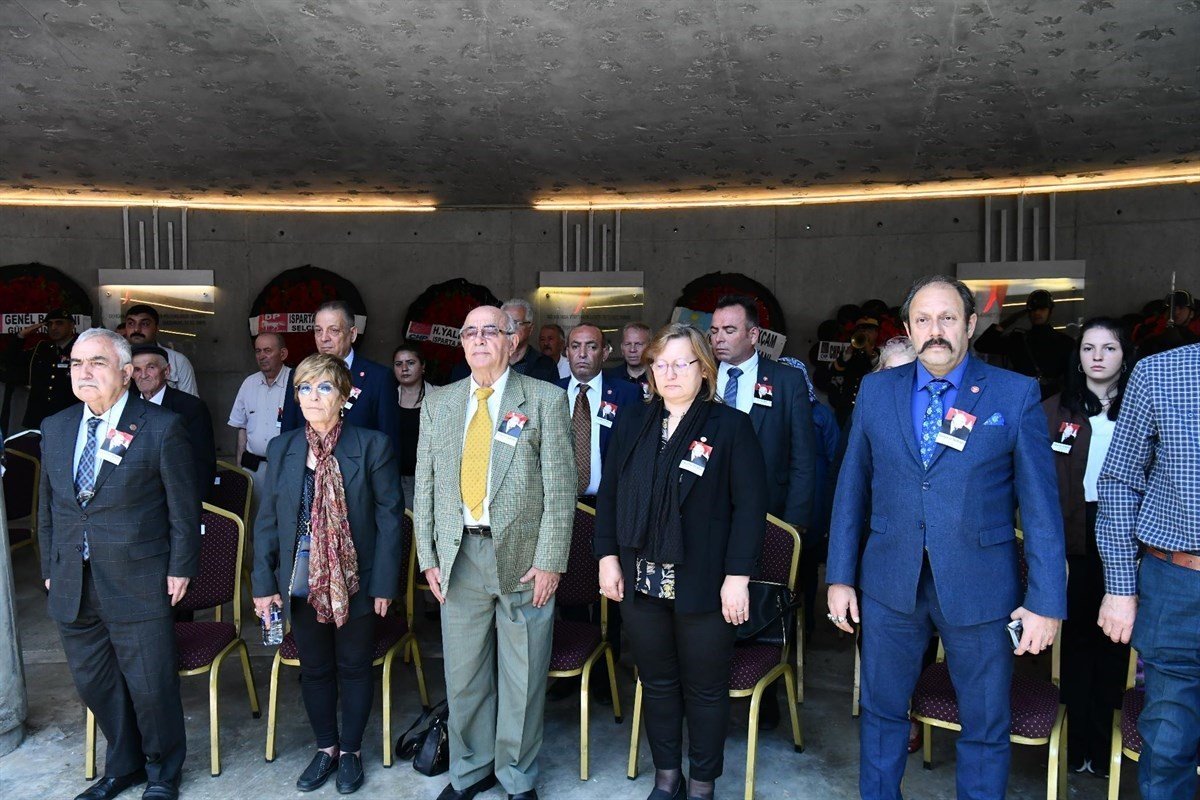 9. Cumhurbaşkanı Süleyman Demirel, kabri başında törenle anıldı