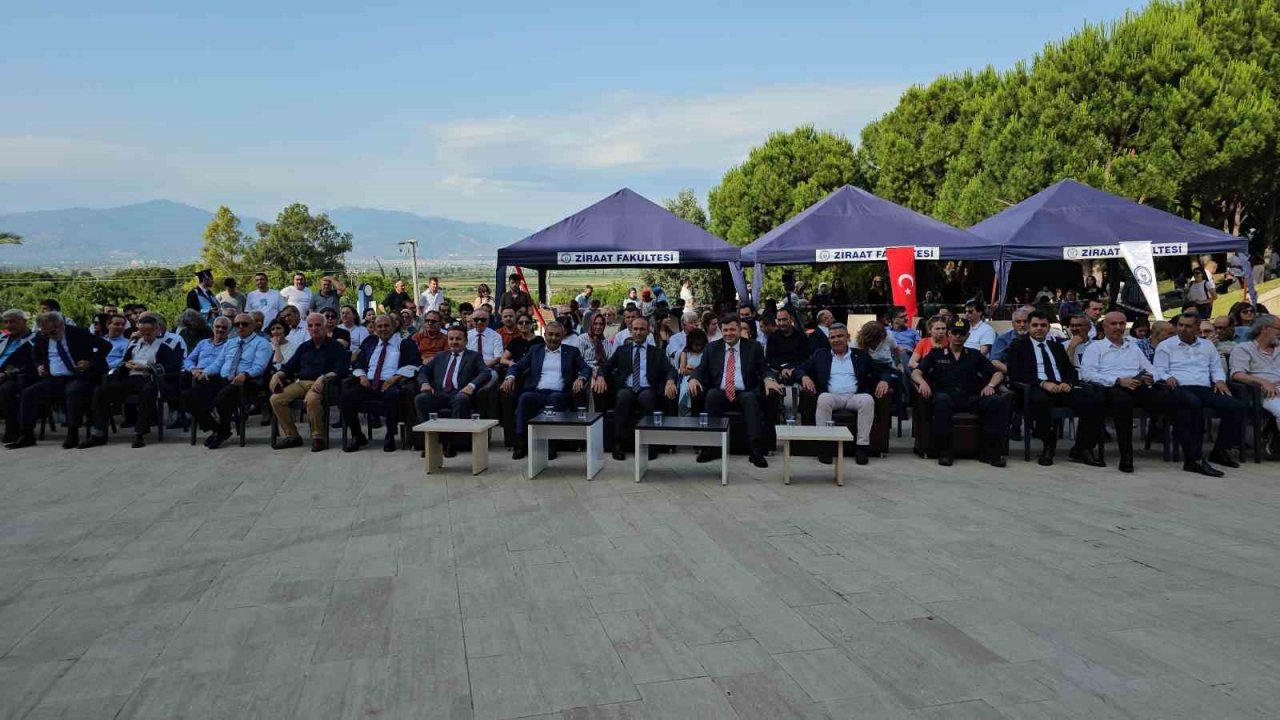 Ziraat Fakültesi’nde mezuniyet coşkusu