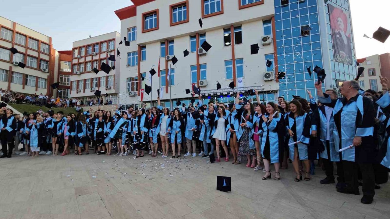 Ziraat Fakültesi’nde mezuniyet coşkusu