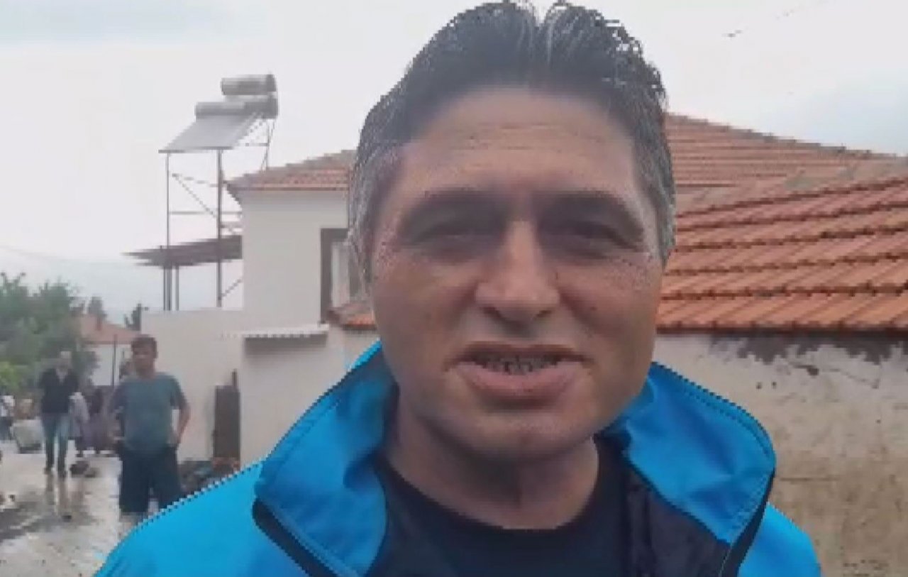 Aliağa’yı sağanak vurdu: Taşan dere eski köprüyü yıktı