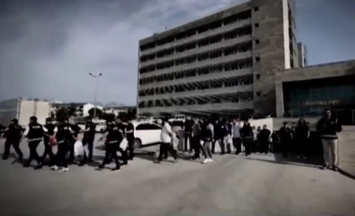 Antalya’da kamu arazilerini kendilerinin gibi gösterip satan 22 kişi tutuklandı