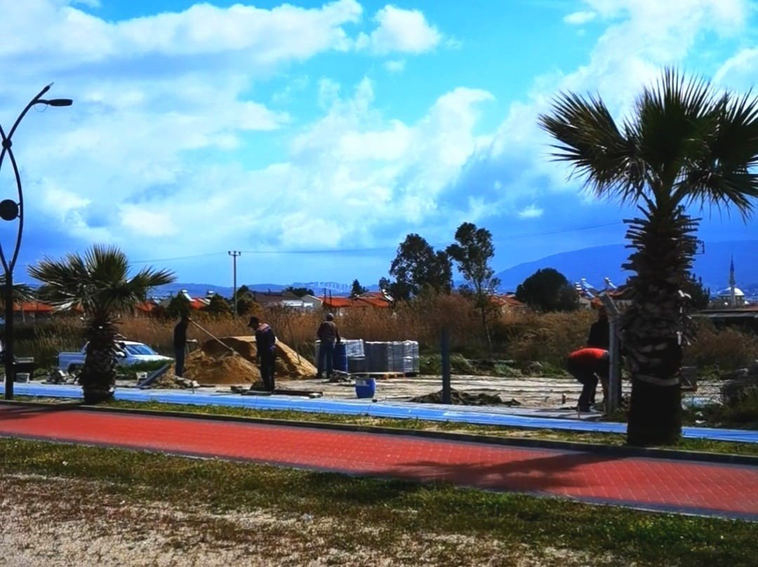 Kocagöl’de kaçak yapılar sökülüyor