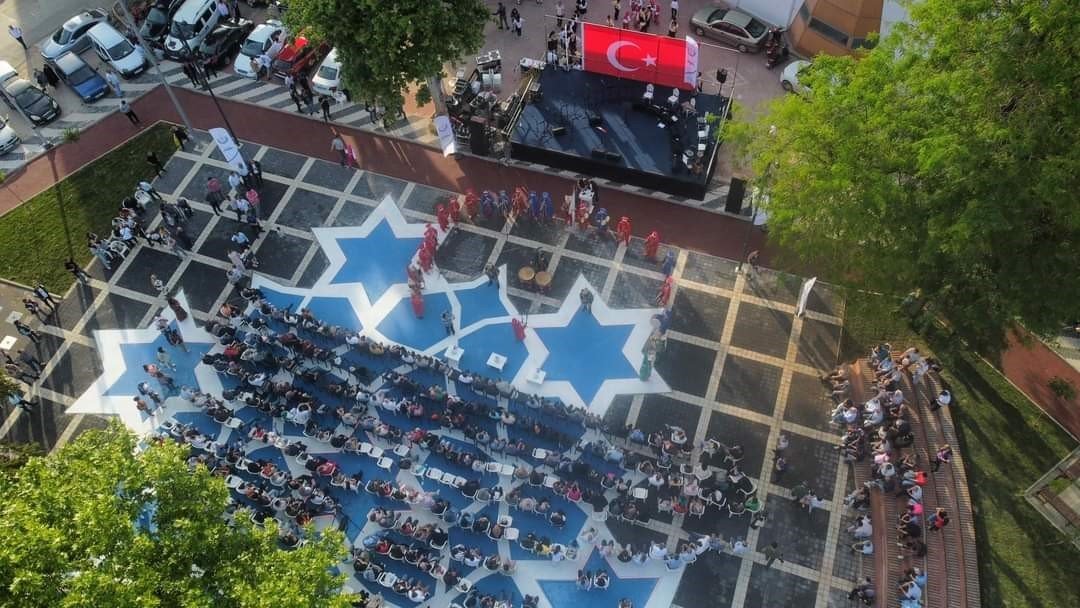 Minikler izleyenleri kendine hayran bıraktı