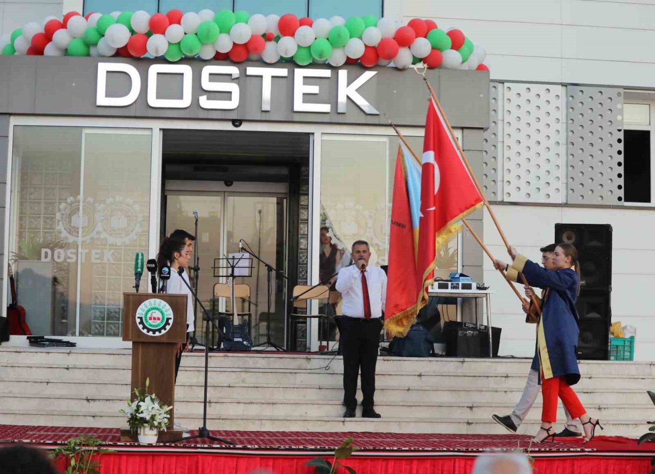 Denizli OSB Teknik Koleji 205 mezununu uğurladı