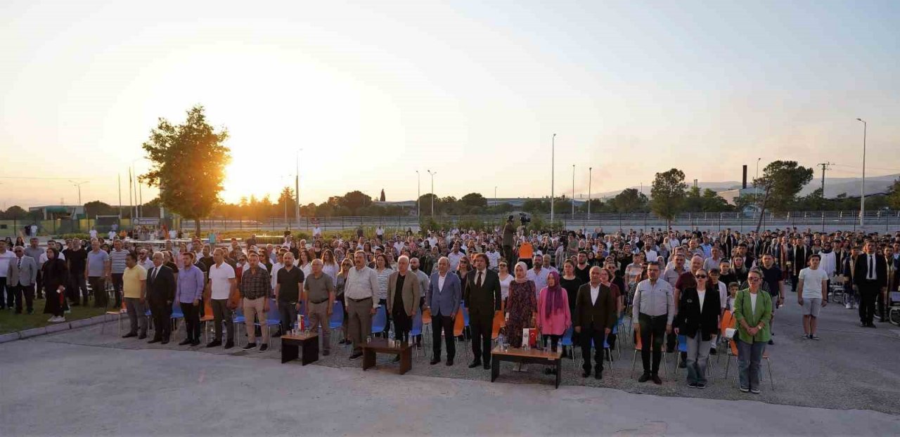 Denizli OSB Teknik Koleji 205 mezununu uğurladı