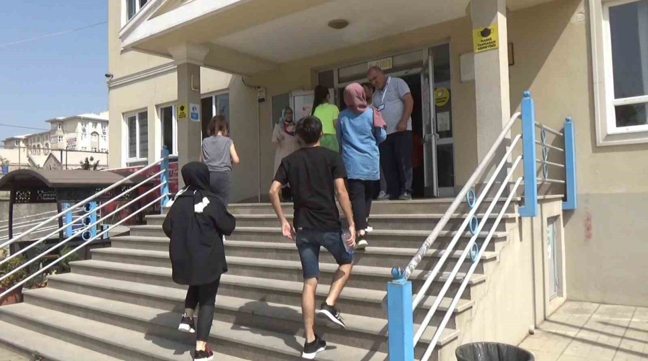 Depremin merkezi Kahramanmaraş’ta öğrencilerin YKS heyecanı