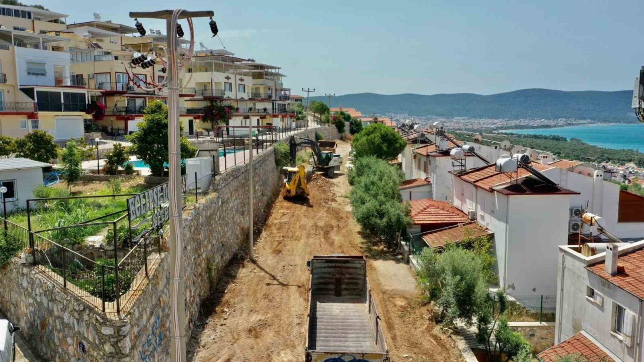 Akbük Mahallesi’nde yol yapım çalışmaları devam ediyor