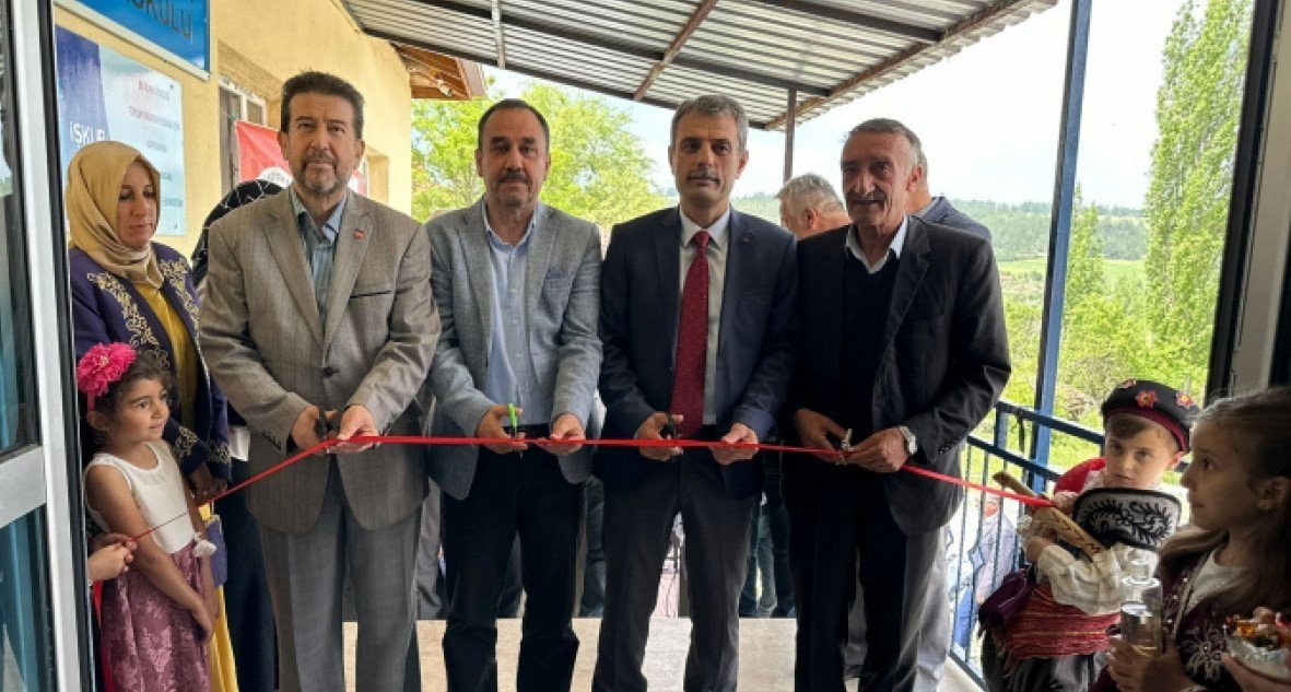 Emet’te biçki dikiş kursu yılsonu sergisi