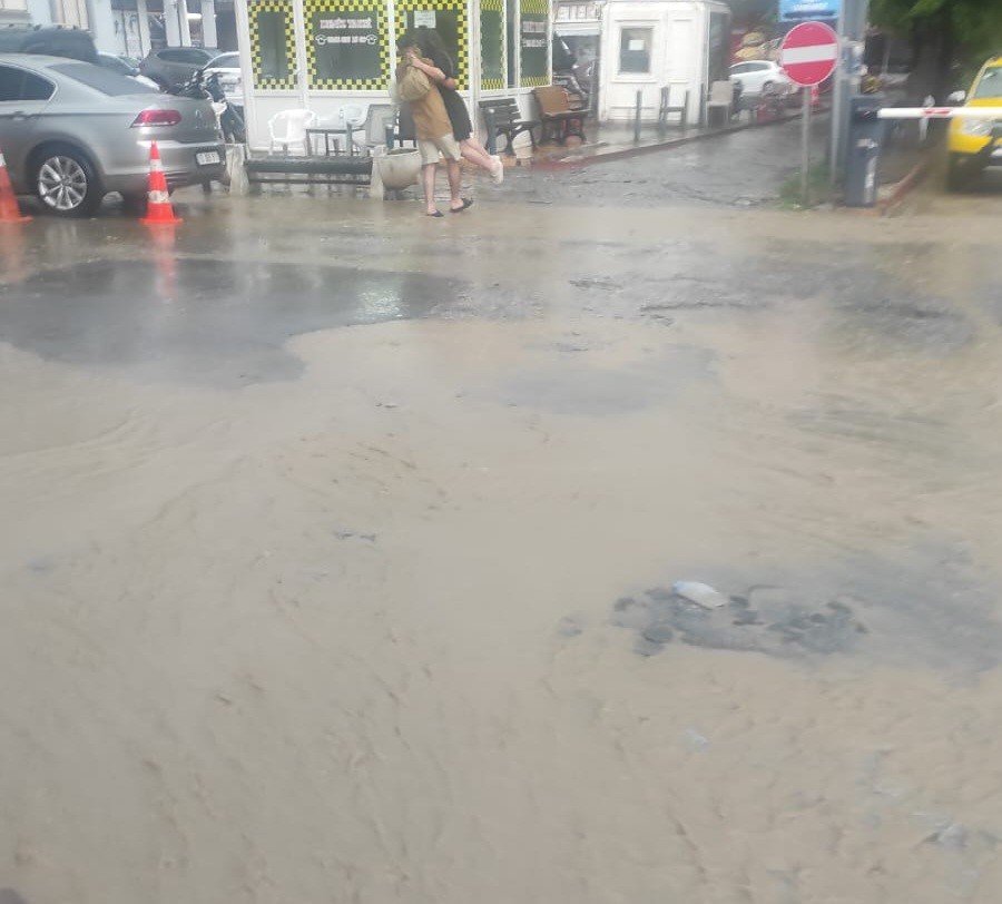 Erdek’te beklenen yağış gerçekleşti