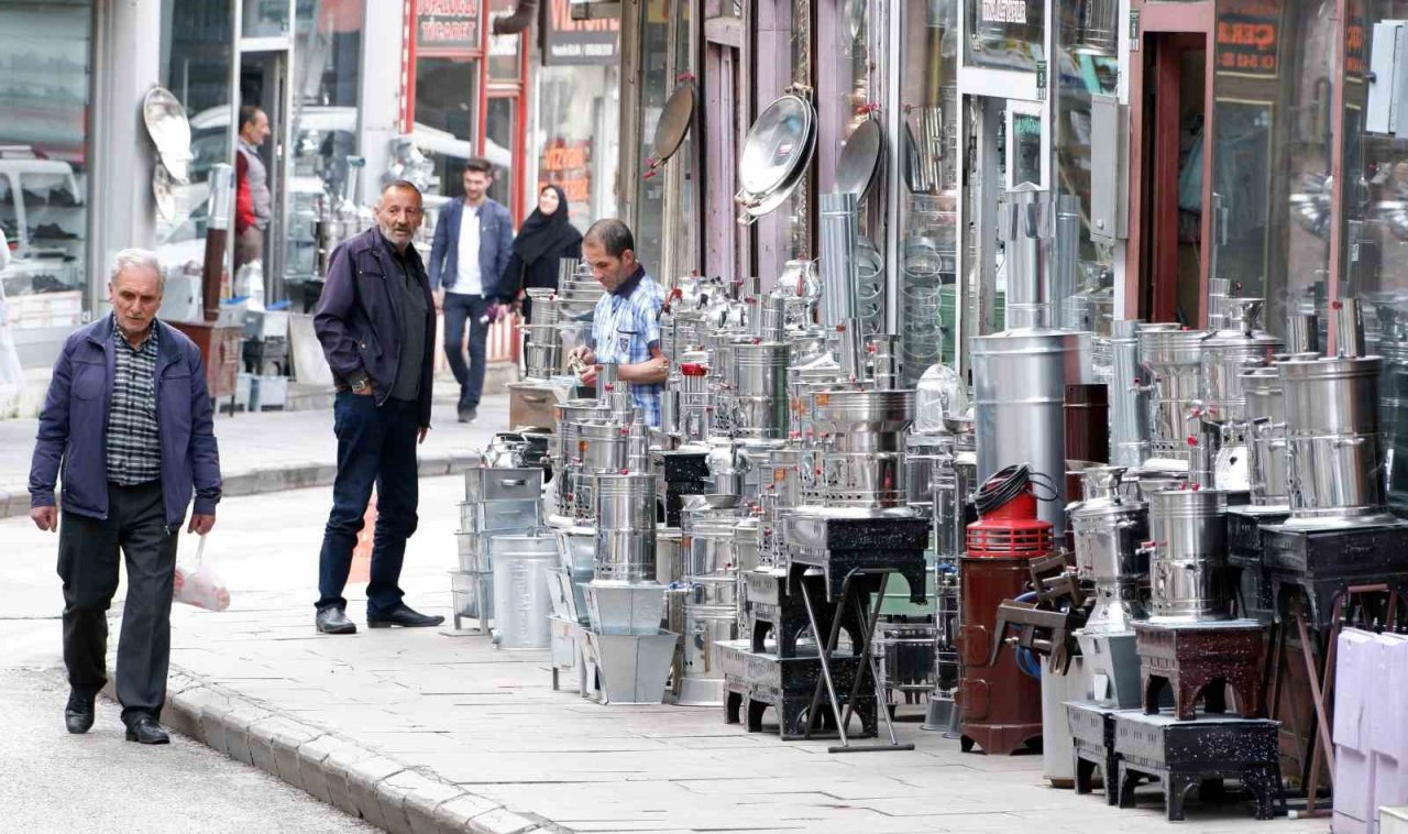 Kavaflar Çarşısı’nda yaz beklentisi
