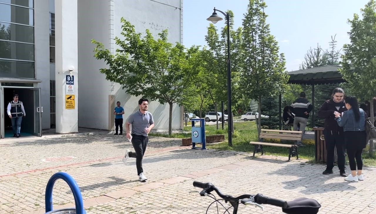 Eskişehir’deki YKS maratonunda ilginçlikler