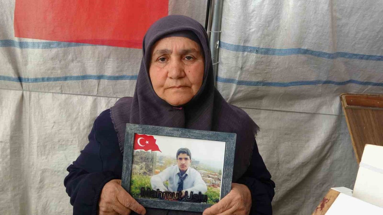 HDP önündeki ailelerin umutlu bekleyişi bin 384. gününde