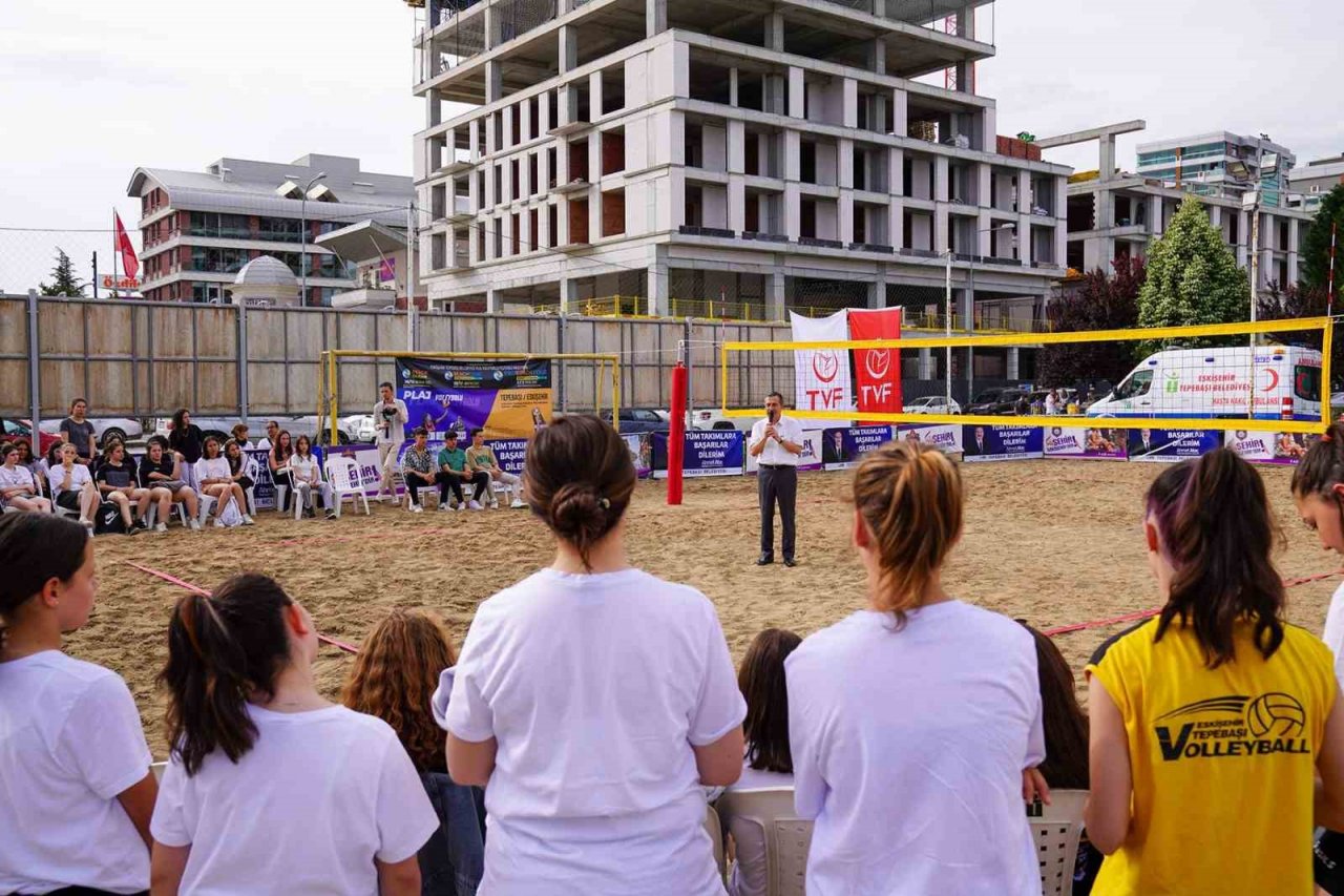 Plaj voleybolu festivali başladı