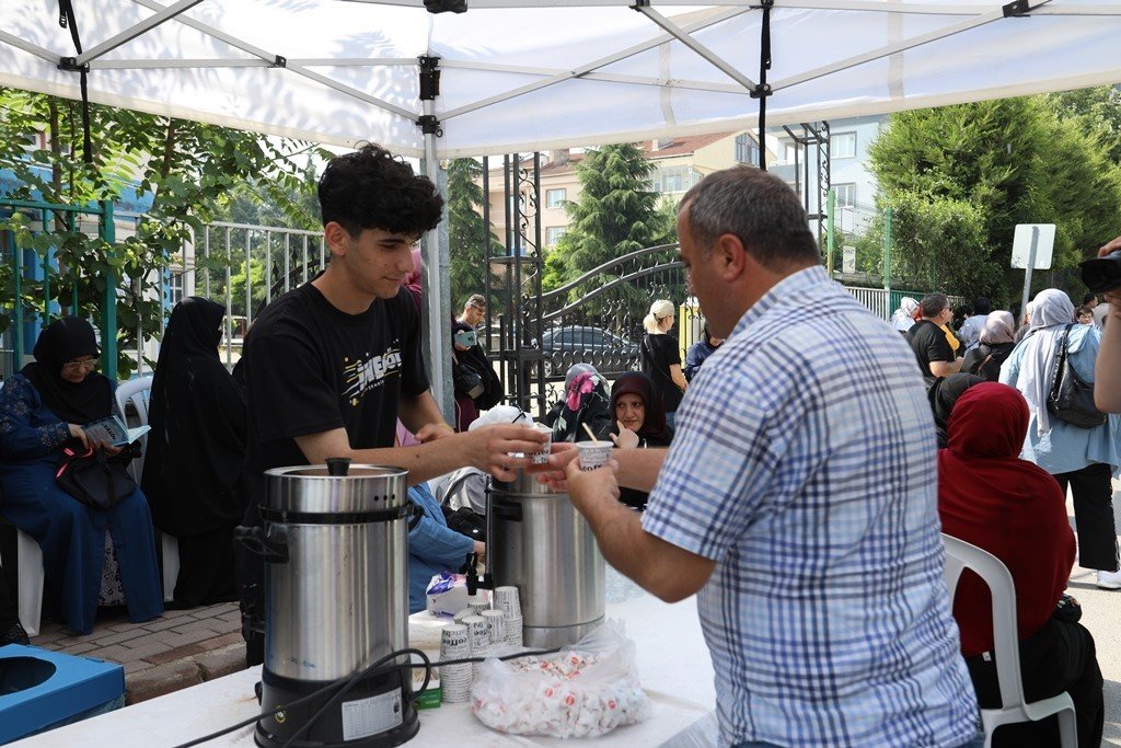 İnegöl Belediyesi YKS sınavında öğrencileri ve aileleri yalnız bırakmadı
