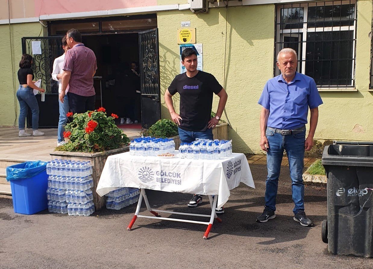 Başkan Sezer öğrencilere moral verdi